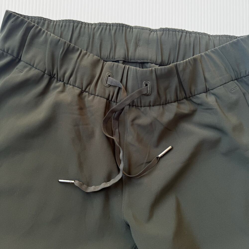 Lululemon On The Fly Pant Women's 6 Green 7/8 Jogger Gorpcore Travel Athleisure - Picture 14 of 16